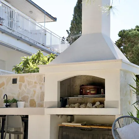 Marta Apartment *